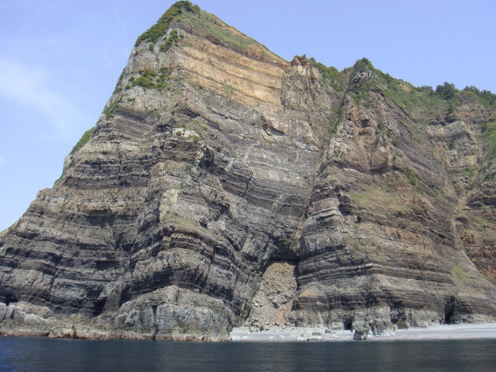 甑島の地層 Island Koshiki
